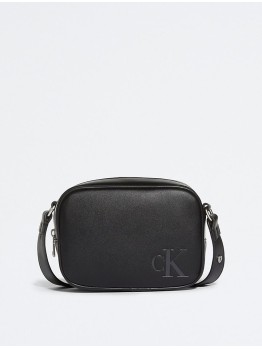 Сумка Calvin Klein Sculpted Monogram Camera Bag