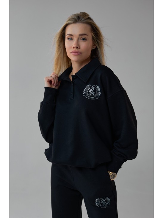 Костюм Marymax с эмблемой брюки клеш и поло на пуговицах черный