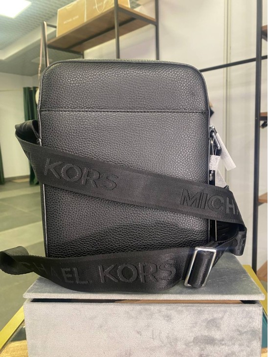 Чоловіча сумка Michael Kors cooper messenger black embossed