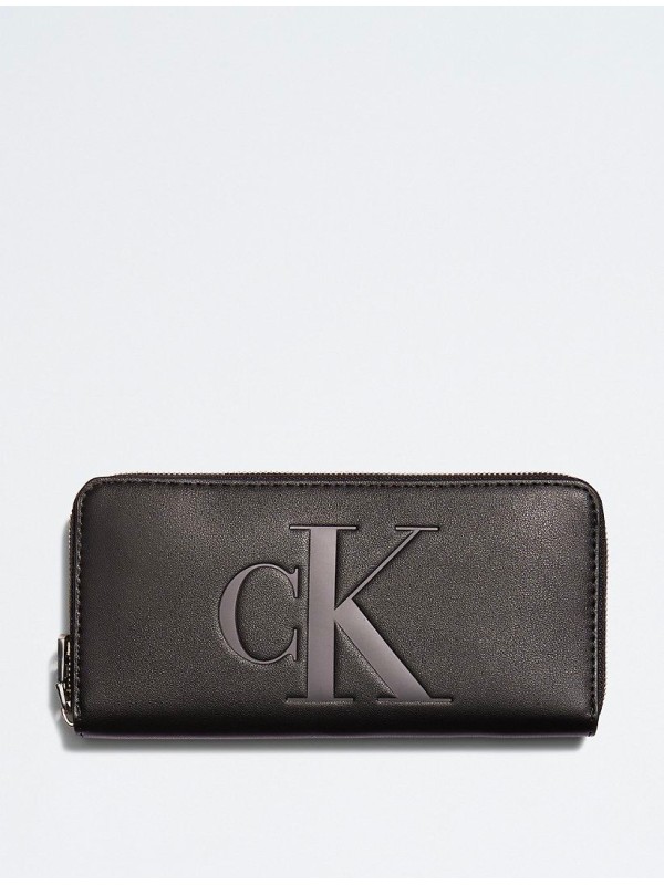 Женский кошелек Calvin Klein  Sculpted Monogram Large Zip Wallet