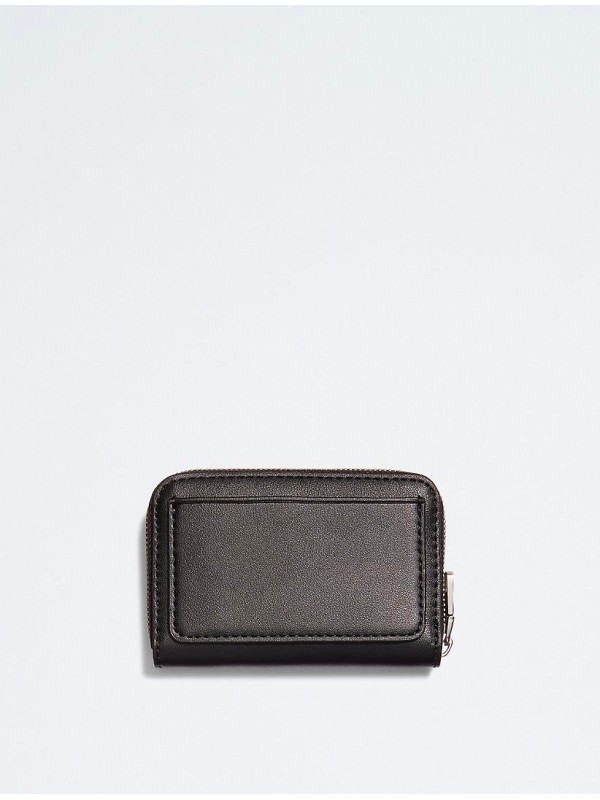 Жіночій гаманець Calvin Klein Sculpted Monogram mini Zip Wallet