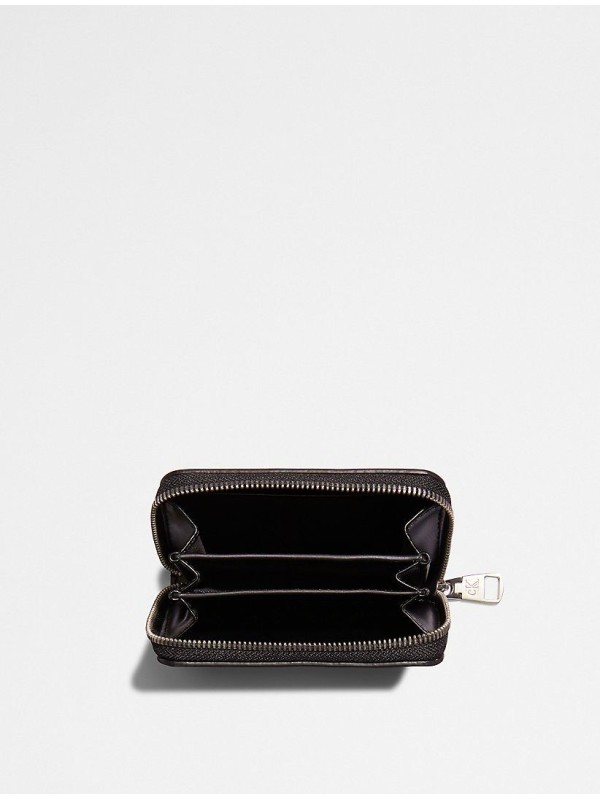 Женский кошелек Calvin Klein Sculpted Monogram mini Zip Wallet