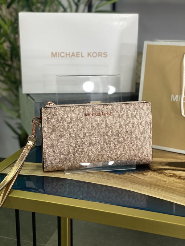 Michael Kors Jet Set Double Zip Rose Gold logo