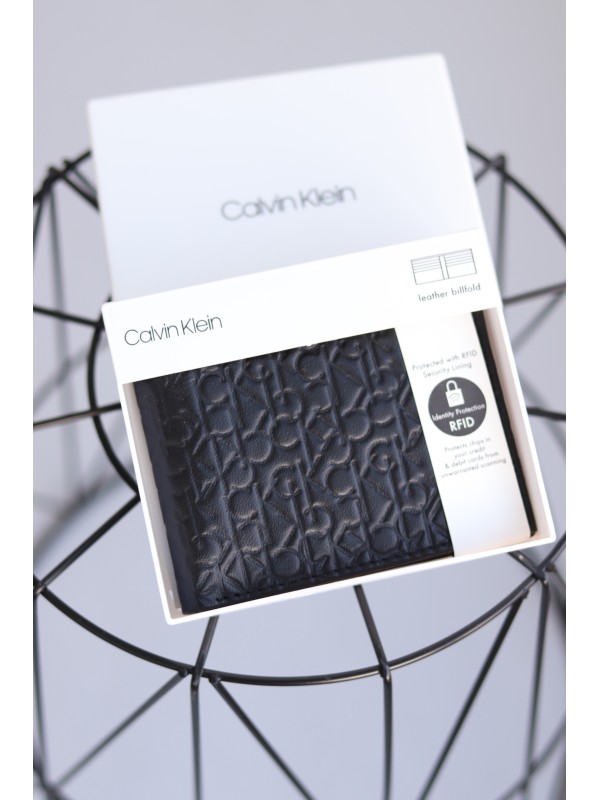 Кошелек Calvin Klein Embossed Logo Leather Billfold